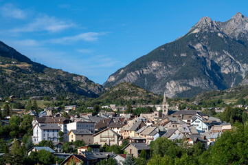 Village de guillestre dans le Queyras dans les Hautes-Alpes en été