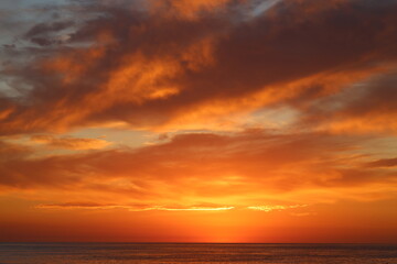 Wall Mural - sunset in the sea