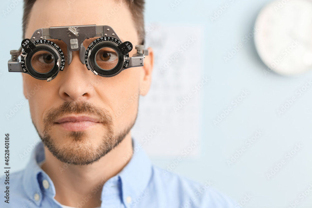 Man visiting ophthalmologist in clinic