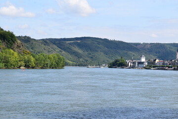 Poster - breiter Rhein bei Boppard im Mittelrheintal 