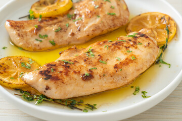 Canvas Print - grilled chicken with butter, lemon and garlic