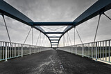 Fototapeta Most - nowoczesny most z łukami centralnie
