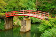 富山県、庄川水記念公園にある赤い太鼓橋