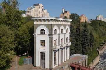 Wall Mural - moscow: city river and skyscrapers