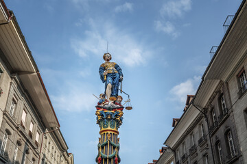 Wall Mural - Fountain of Justice (Gerechtigkeitsbrunnen) - one of the medieval fountains of Bern Old Town - Bern, Switzerland