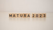 Matura 2023 - napis z drewnianych klocków 