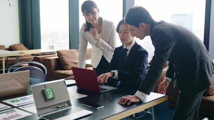 Leinwandbilder - ミーティングするビジネスグループ　ドリーイン　スローモーション