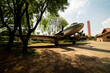 © Luiz Leite - Avião bi motor estacionado no pátio do museu do cata-vento centro de São Paulo, Brasil.