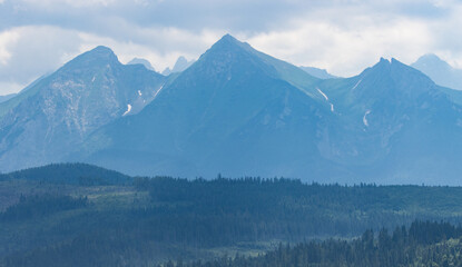 Sticker - Scenic view of the Tatra mountains on a blue sky background