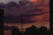 nuvens carregadas e coloridas em várias tonalidades devido ao por do sol sobre a cidade de São Carlos São Paulo