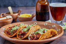 Tacos Al Pastor, Tradicional Comida Mexicana, Con Cebolla, Cilantro, Piña, Salsa Roja O Guacamole.