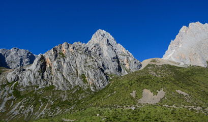 Wall Mural - Mountain scenery of Tibetan Kham, China