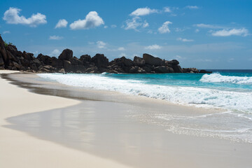 Sticker - Rocks on tropical beach in Indian ocean, La Digue, Seychelles