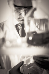 Aufkleber - Chemist searching for the right solution.