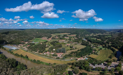 Canvas Print - Saint-Cirq-Lapopie (Lot, France) - Vue aérienne de la basse vallée du lot