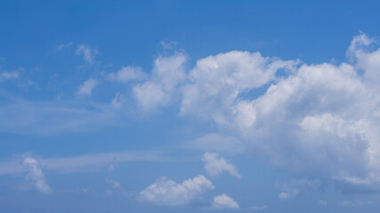 Wall Mural - Cumulus clouds with blue sky on a sunny day of summer. Beautiful cloudscape