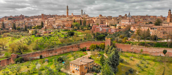 Poster - Siena, Tuscany. Beautiful aerial city skyline from surrounding hills