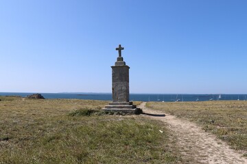 Poster - Cross on the hill in Hoedic 