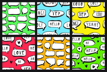 Poster - Hand drawn seamless patterm with speech bubbles with text. Vector pop art objects. Doodle elements for dialog