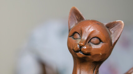 Synthetic cat sculpture and jewelry box