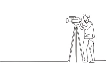 Wall Mural - Single continuous line drawing Arabian cameraman, operator, videographer standing with camera. Shooting of movie production, broadcasting news or tv show live. One line draw design vector illustration
