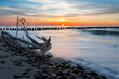 Piękne zdjęcie zachodu słońca na morzem Bałtyckim