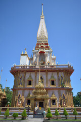 Canvas Print - Scenic view of the famous Wat Chaithararam Chalong in Thailand