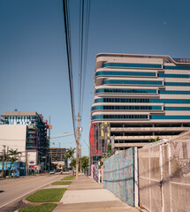 Wall Mural - site in the city wynwood building new office facade street parking 