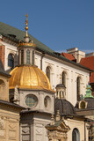 Fototapeta Desenie - złota kopuła wieży na wawelu w Krakowie
