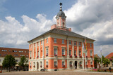 Fototapeta  - Rathaus Templin an einem sonnigen Tag
