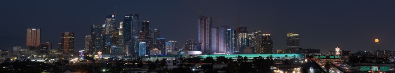  Harvest moon over the Los Angeles sklyine