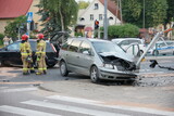 Fototapeta  - Wypadek drogowy - kolizja samochodu.
