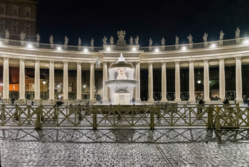 Wall Mural - The massive Doric colonnades in St. Peter's square, Rome, Italy