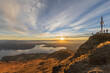 © CHRISTIAN & ANDREA HEINRICH/Westend61 - Viewpoint at Roys Peak, Lake Wanaka during sunrise, South Island, New Zealand