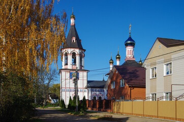 Wall Mural - Pereyaslavl-Zalessky, Yaroslavl Oblast, Russia - October, 2021: Church of the Theotokos of the Sign in sunny autumn day