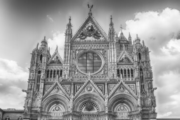 Canvas Print - Facade of the gothic Cathedral of Siena, Tuscany, Italy