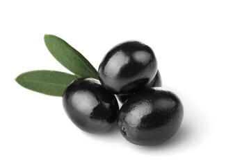Wall Mural - Black ripe olives isolated on white background