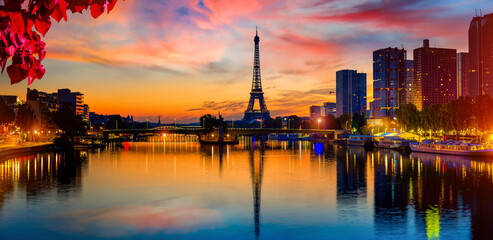 Fototapete - Sunset in autumn Paris