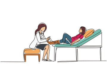 Poster - Continuous one line drawing medical doctor bandage broken leg to little girl patient sitting on couch at clinic or traumatology department. Limb fracture. Single line draw design vector illustration