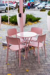 Canvas Print - table and chairs in a cafe