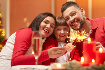 Poster - Family celebrating Christmas at home