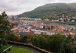Stadtansicht Heidelberg Altstadt mit dem Fluss Neckar. Links im Bild die protestantische Heiliggeistkirche.