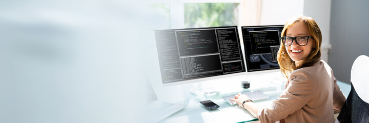 Fototapete - Programmer Woman Coding On Computer