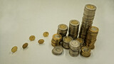 Fototapeta  - Różnorakie kolumny monet