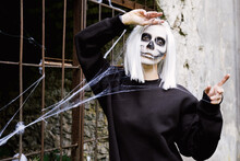 Elegant Skeleton Lady Free Stock Photo - Public Domain Pictures