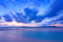 はての浜の渚と久米島と流れる雲,夕景, 久米島町,島尻郡,沖縄県