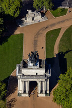 UK, London, Aerial View Of Wellington Arch And Royal Artillery Memorial