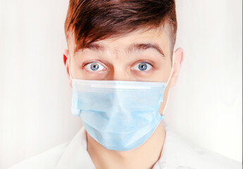 Canvas Print - Worried Man in Flu Mask