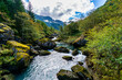 Der Folgefonna Nationalpark in Norwegen bietet jedem eine tolle Wanderung. Gletscherwasser in den Flüssen leuchtet türkis.