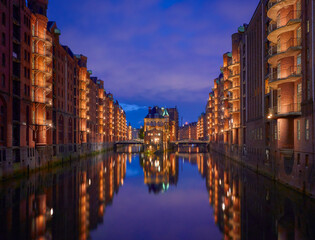 Hamburg Speicherstadt blaue Stunde